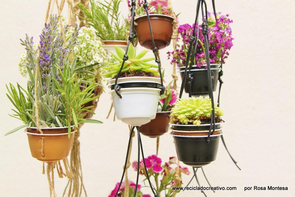 Cómo hacer un mini macetero con una cápsula de café reciclada http://youtu.be/P1H_H0Ft29E