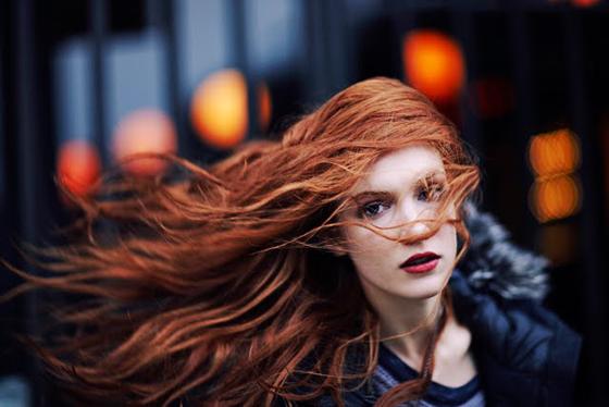 melena_pelirroja_larga