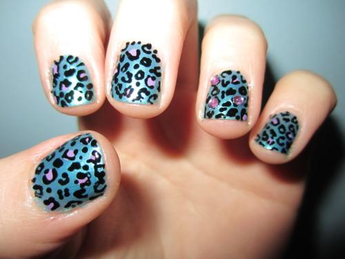 animal print azul