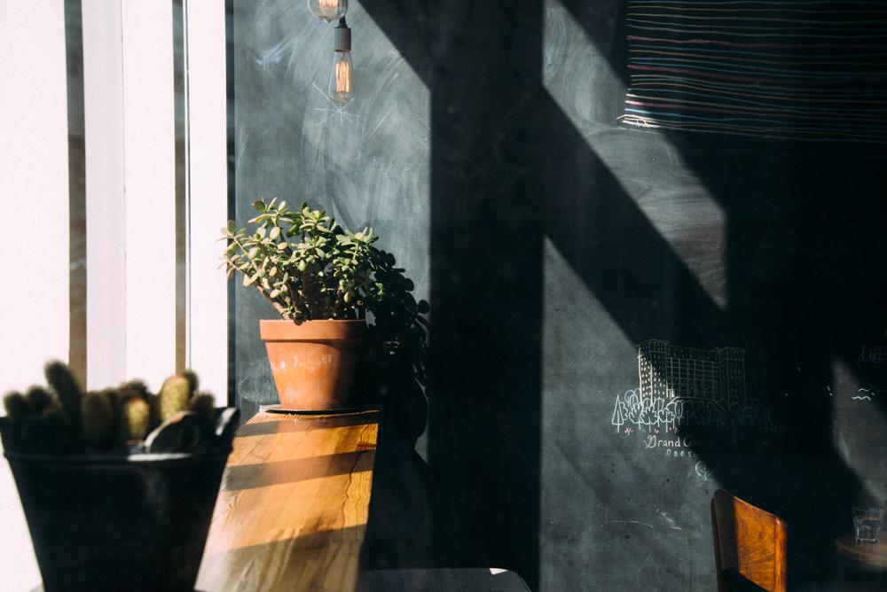 05 Kinfolk_CityGuide_AstroCoffee-7