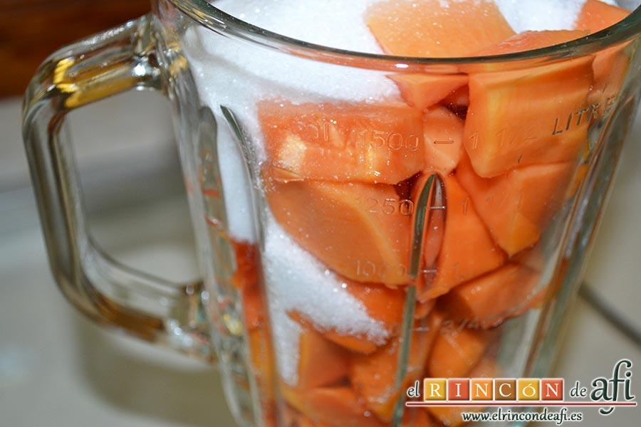 Crema de papaya, los añadimos al vaso americano