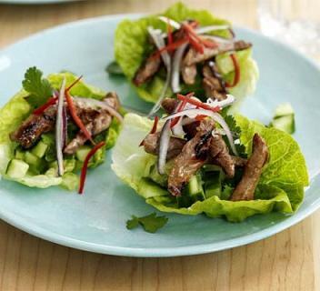 Teriyaki de carne y lechuga. Foto: bbcgoodfood.com
