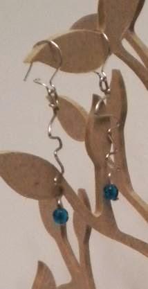 manualidades caseras Inma pendientes de alpaca con formas geométricas y piedras azules