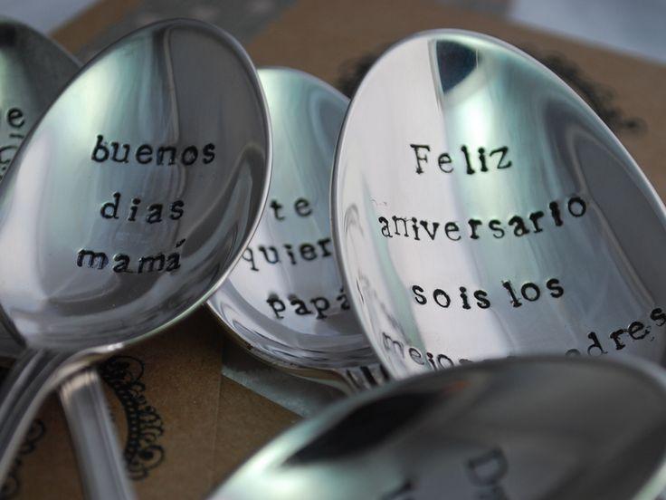 cucharas de plata con mensaje