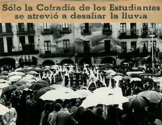 Cofradía de los Estudiantes (Cáceres, 1963) en Plaza Mayor