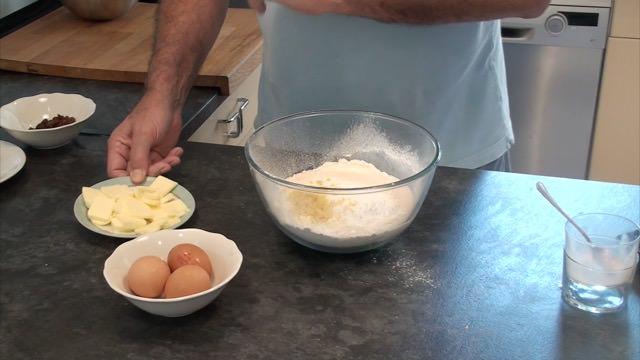 Coca de brioche con nueces y pasas18_mini