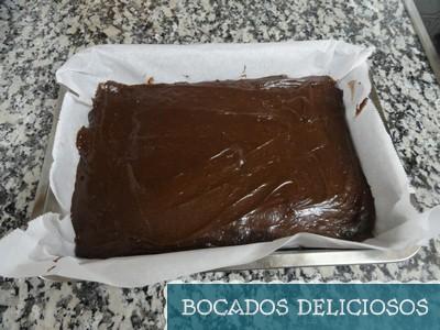 echamos la masa en una bandeja