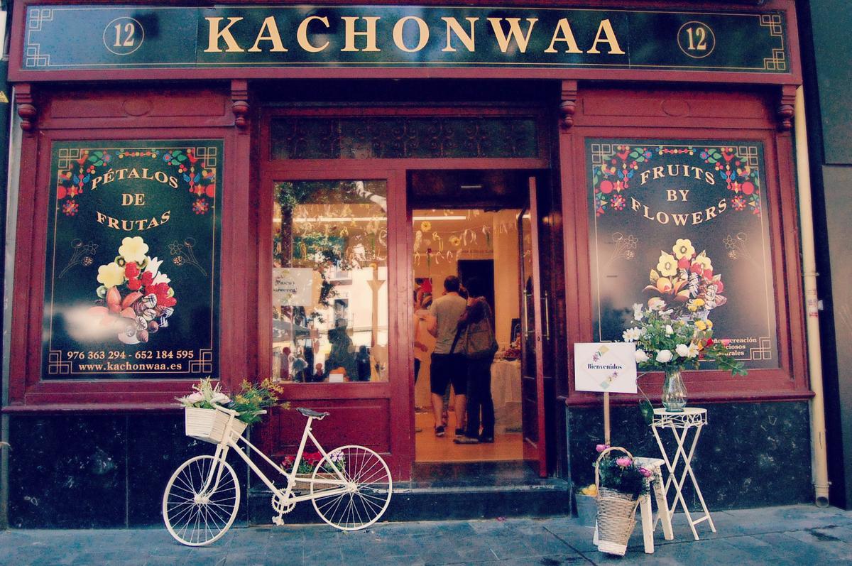 evento, pop up, kachonwaa, felipeando, zaragoza, frutas, chocolate, cobertura, fresas, limonada, canotiers, photocall, catering, el balcon de alicia, decoración,