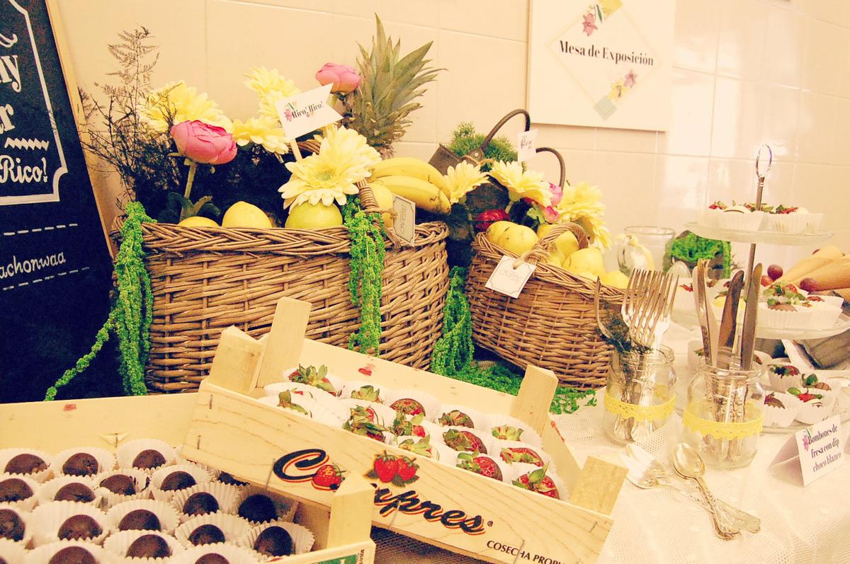 evento, pop up, kachonwaa, felipeando, zaragoza, frutas, chocolate, cobertura, fresas, limonada, canotiers, photocall, catering, el balcon de alicia, decoración,