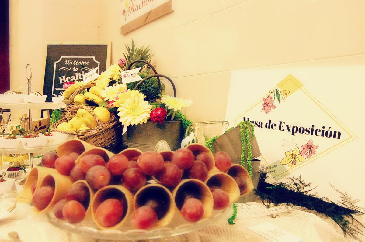 evento, pop up, kachonwaa, felipeando, zaragoza, frutas, chocolate, cobertura, fresas, limonada, canotiers, photocall, catering, el balcon de alicia, decoración,