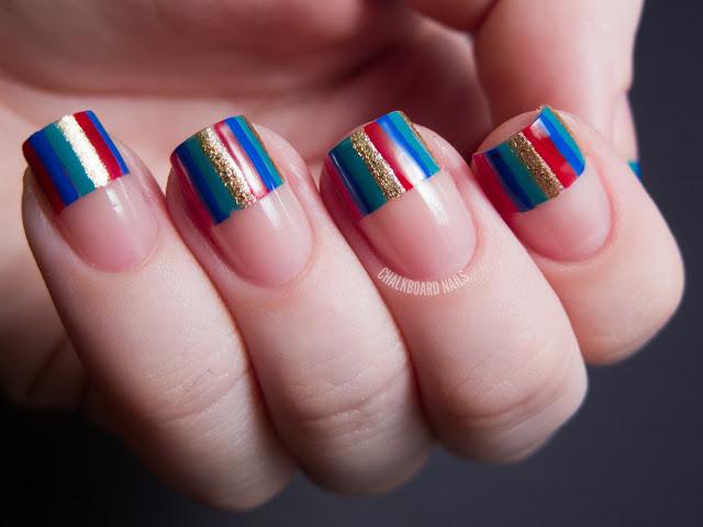 uñas cortas azul con rojo
