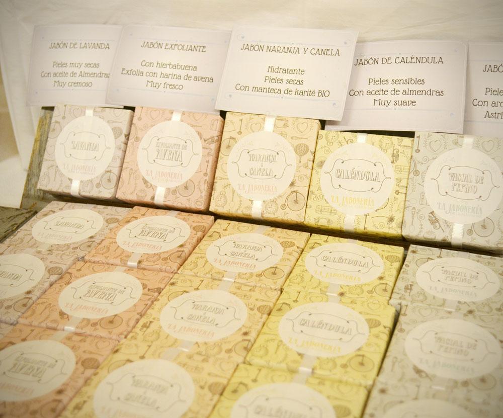 Jabones artesanos con diferentes olores y propiedades.