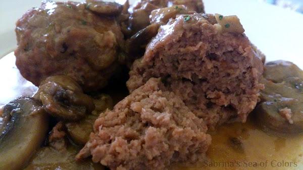 Albóndigas_con_salsa_de_champiñones