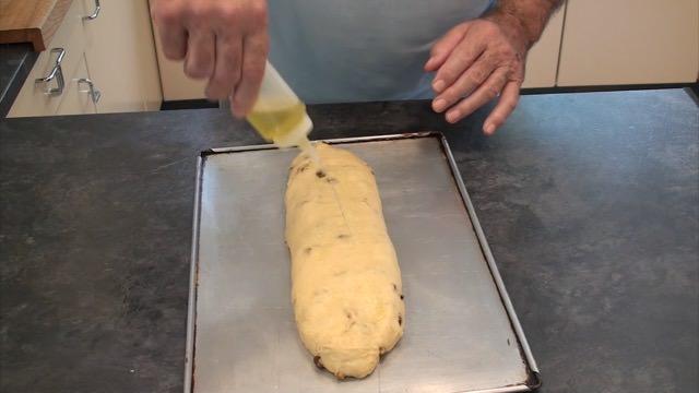 Coca de brioche con nueces y pasas58_mini