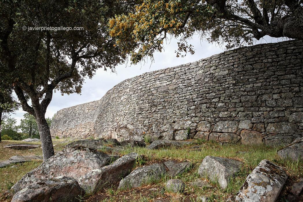 Murallas del castro vetón de Yecla de Yeltes. Salamanca. Castilla y León. España © Javier Prieto Gallego