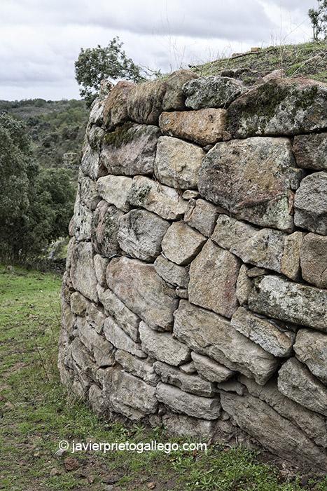 Puerta y muralla occidental. Castro vetton de Las Merchanas. Lumbrales. Salamanca. España. © Javier Prieto Gallego;