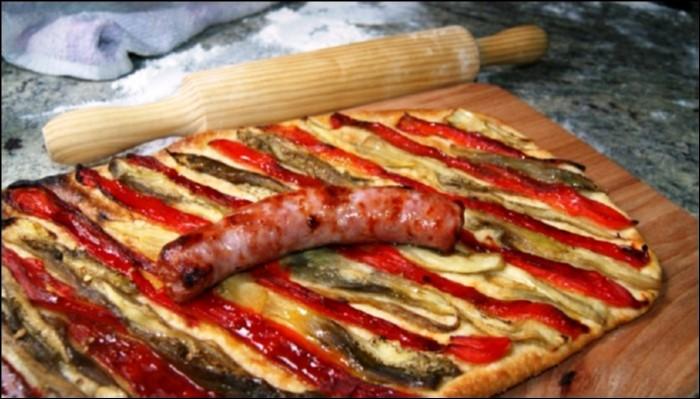 Coca-de-escalibada-con-longaniza-portada