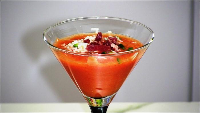 Gazpacho-casero-con-tropezones-portada