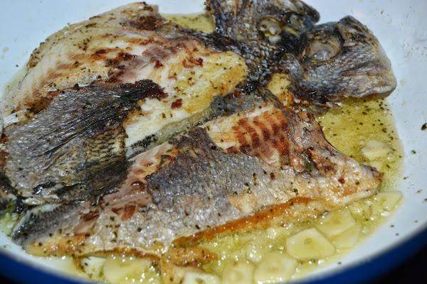 pescado a la espalda