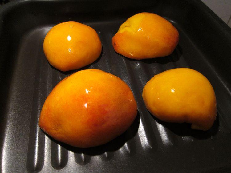 melocotones-a-la-plancha-con-miel-y-tomillo-