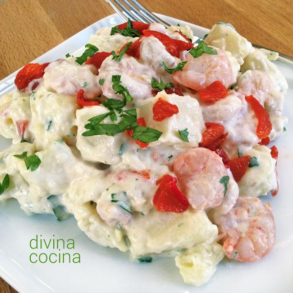 ensaladilla-de-gambas-con-alioli