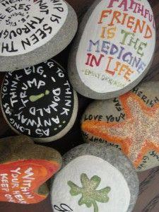 Painted rocks/with q