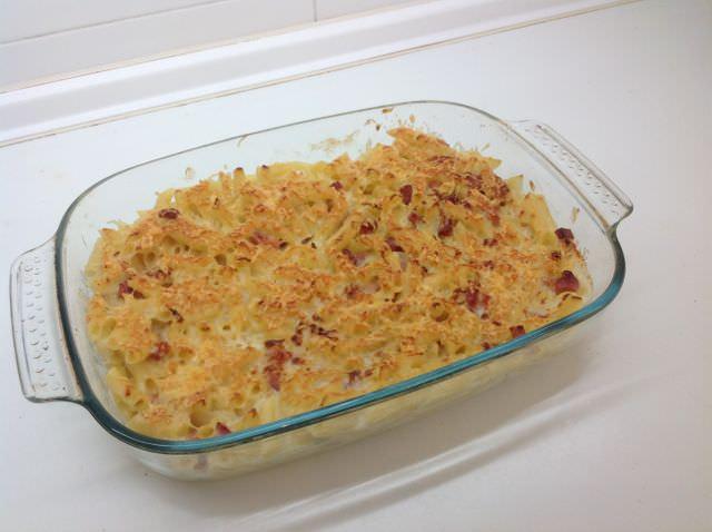 Macarrones con salsa bechamel y jamon york02_mini