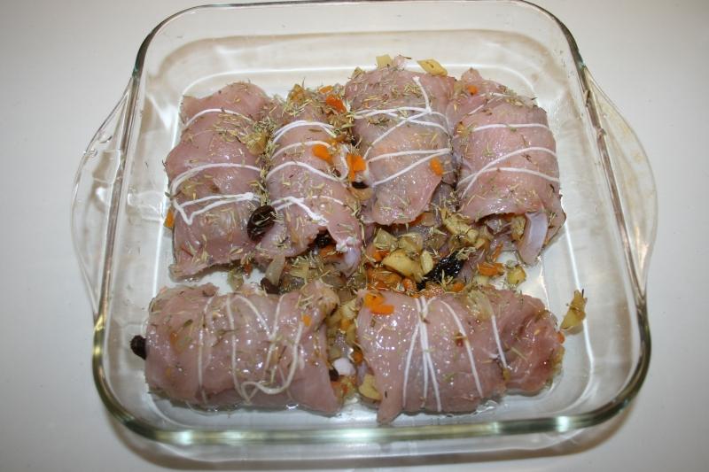 06. Meter los rollitos de pavo rellenos en el horno