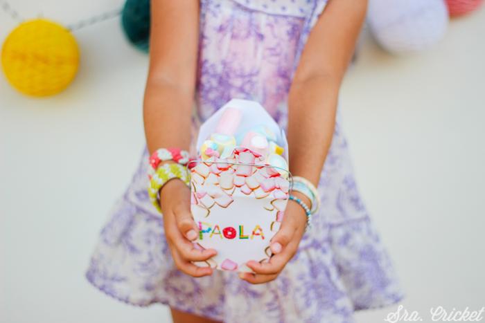 caja de chuches diseño Sra. Cricket