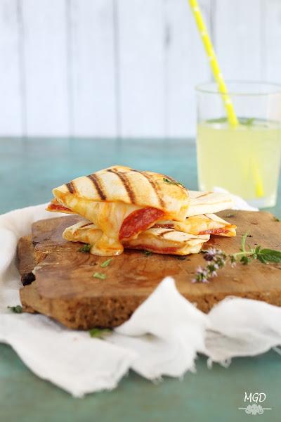  Quesadillas de pepperoni y queso