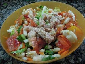 ENSALADA DE ALUBIAS Y ATÚN