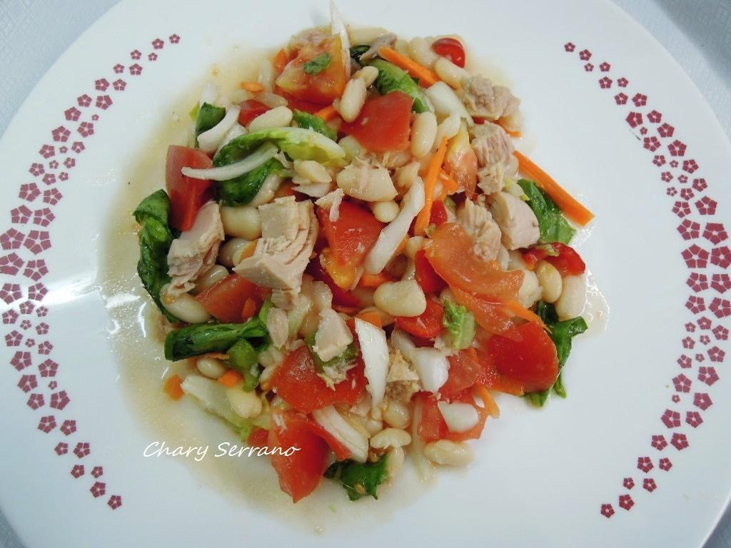 ENSALADA DE ALUBIAS Y ATÚN