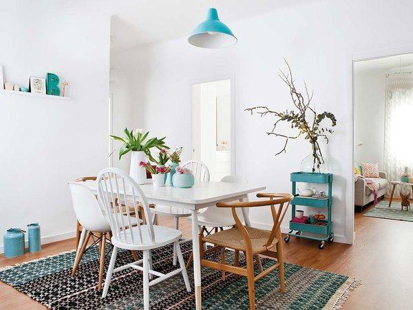 Decorar un piso de alquiler en blanco, azul y madera