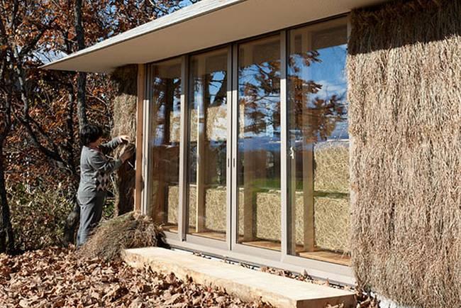 straw-house-heated-by-compost-japan-waseda-university-3.jpeg.650x0_q70_crop-smart