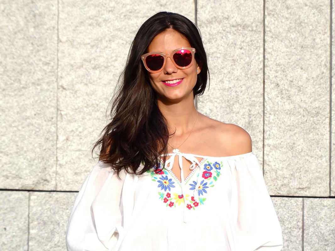 blog de moda look blusa con hombros al aire