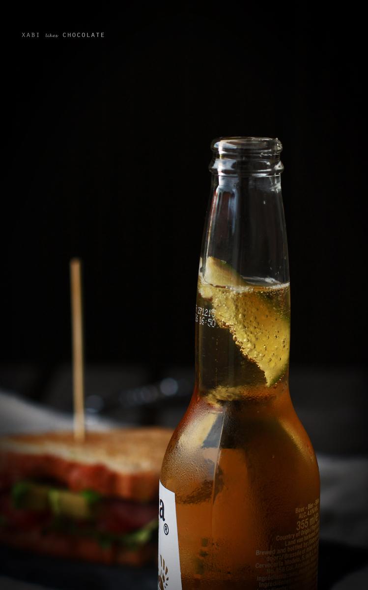 Club Sandwich, sandwich de pollo, bacon y aguacate, receta sandwich, estilismo culinario, blog de cocina, recetas, food styling, sandwich photography