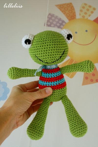 free-amigurumi-pattern-frog