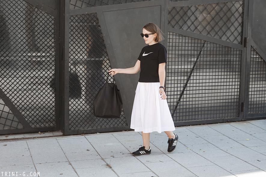 Trini |MaxMara midi skirt Nike tshit