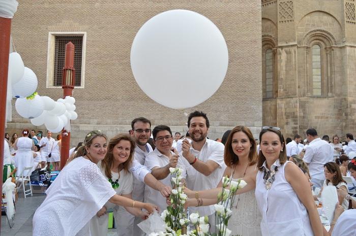 Cena en blanco zaragoza