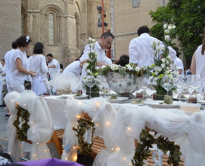 Cena en blanco zaragoza