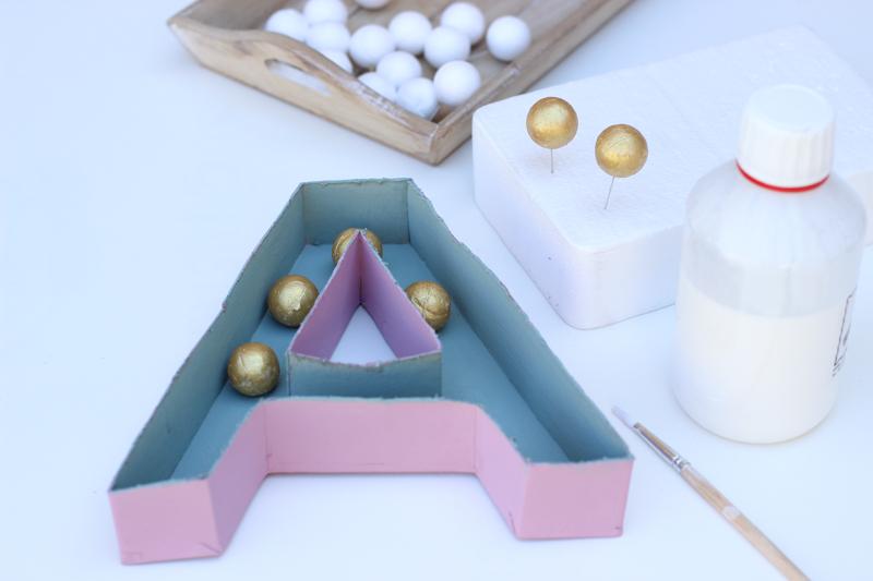 decora con letras de cartón - Ideas para fiestas en All Lovely Party