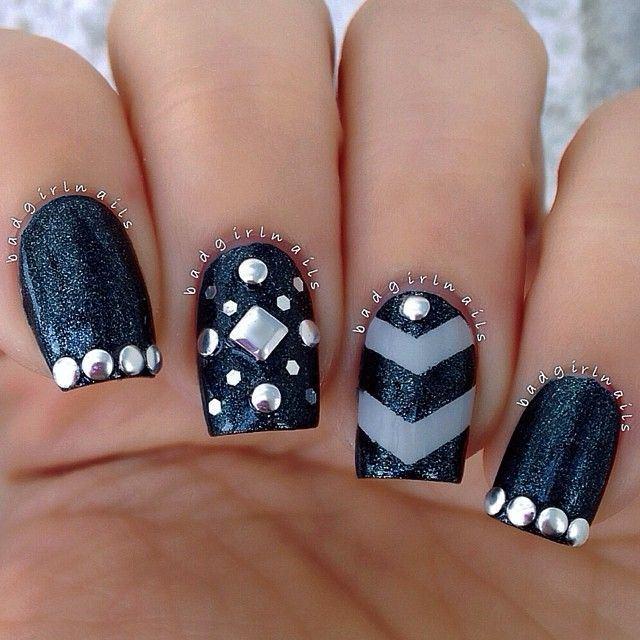 uñas con accesorios