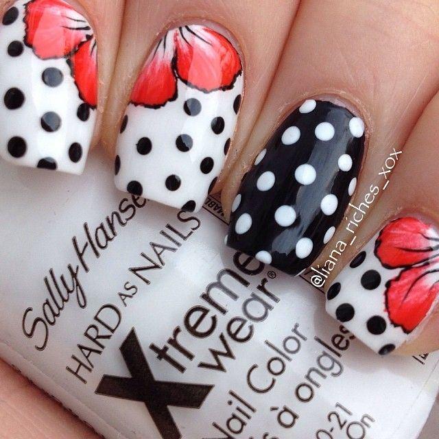 uñas con pepitas y rosas
