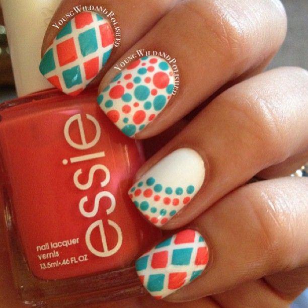 uñas decoradas blanco y colores