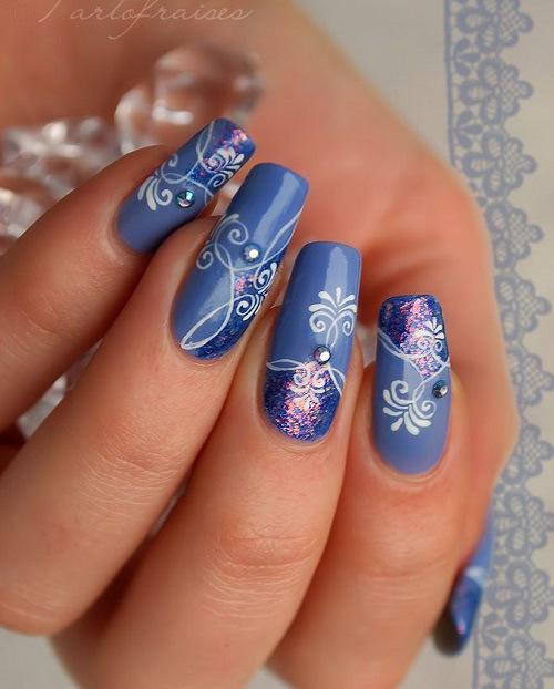 uñas largas diseño azul