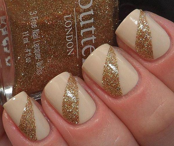 uñas cortas blancas con dorado