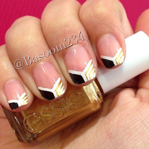 uñas naturales con dorado