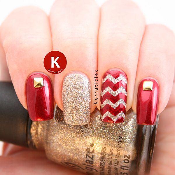 uñas rojas con dorado