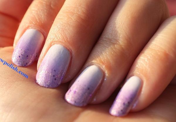 decorando uñas cortas color violeta