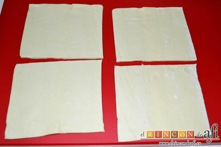 Pañuelos de hojaldre con jamón o pechuga, cortamos la lámina de masa de hojaldre en 4 cuadraditos